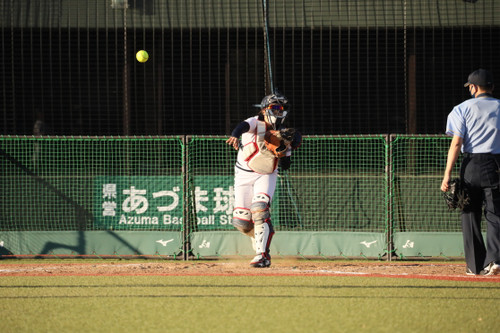 ２塁送球正面もなかなか撮れない画です