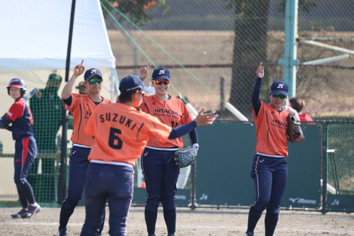 3人そろって１OUT！