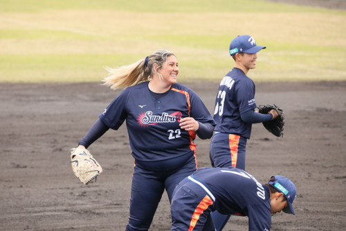 笑顔でマウンドに立つ#テイラー選手