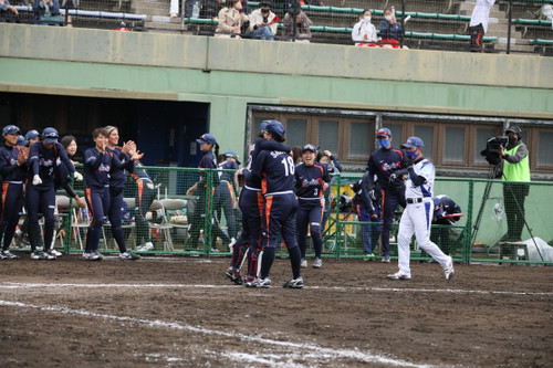 勝利の瞬間#清原選手と#坂本実選手　1勝の重みですね