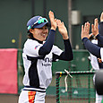 元気にハイタッチ　＃鈴木(未)選手