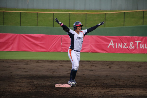 笑顔で喜ぶ　＃田内選手