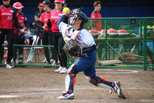２塁に送球する#女鹿田選手