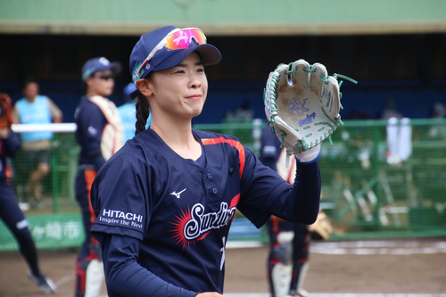 返球を捕る#坂本選手