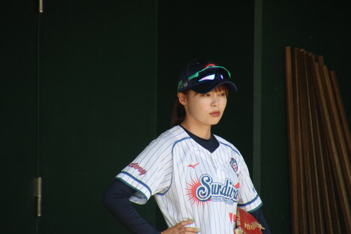ベンチで暑さ対策#長谷川選手