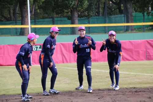 ４人でダッシュ！カメラに気づいたようです