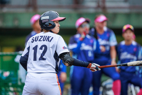 外野まで飛ばすよ～#鈴木選手