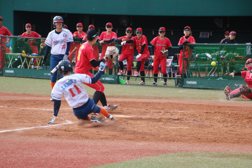パスボールを見逃さず＃唐牛選手ホームイン