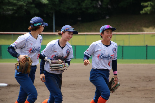 センタ前に落ちるボールを飛び込んでキャッチ＃唐牛選手