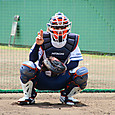 ブルペンで投手と調整する＃小島選手