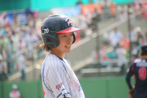 帰って来いと三塁の＃平田選手に応援いっぱい