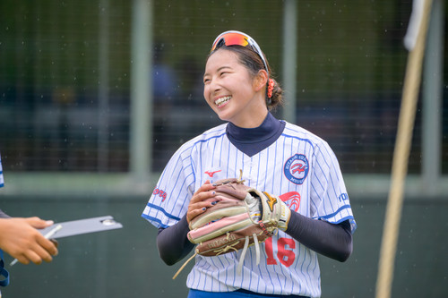 笑顔でコーチと談話＃奥野選手