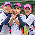 3人でハートのポーズ