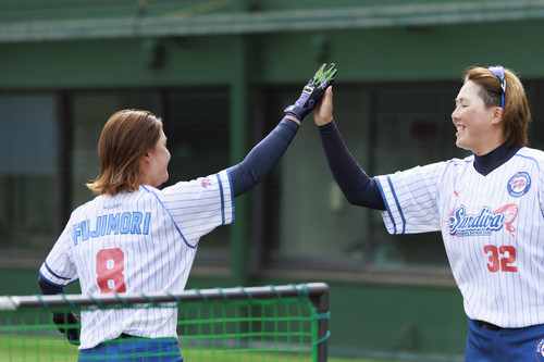 #小薗コーチとハイタッチする＃藤森選手