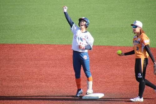 7回表に＃唐牛選手の強烈なツーベースで反撃は続く