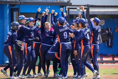 ホームランで盛り上がり