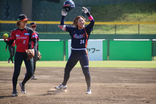 強烈なタイムリー２塁打＃小島選手！笑