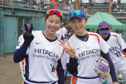 ＃奥野選手と＃長谷川選手笑顔でピース