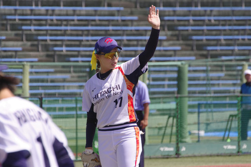 ナイスキャッチ！？と合図する長谷川選手